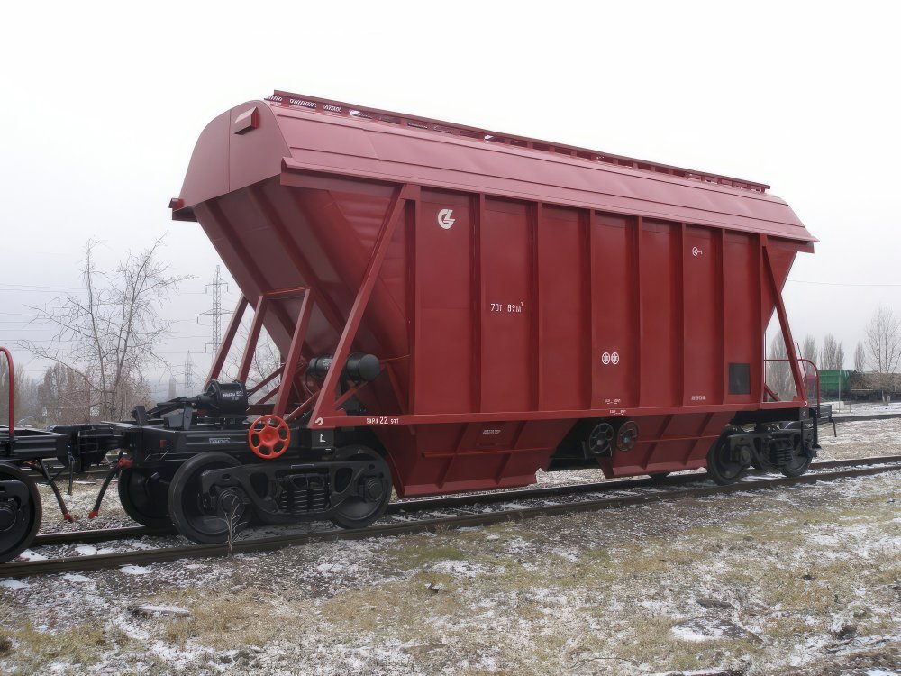 Вагон-хоппер для минеральных удобрений с выгрузкой в межрельсовое пространство