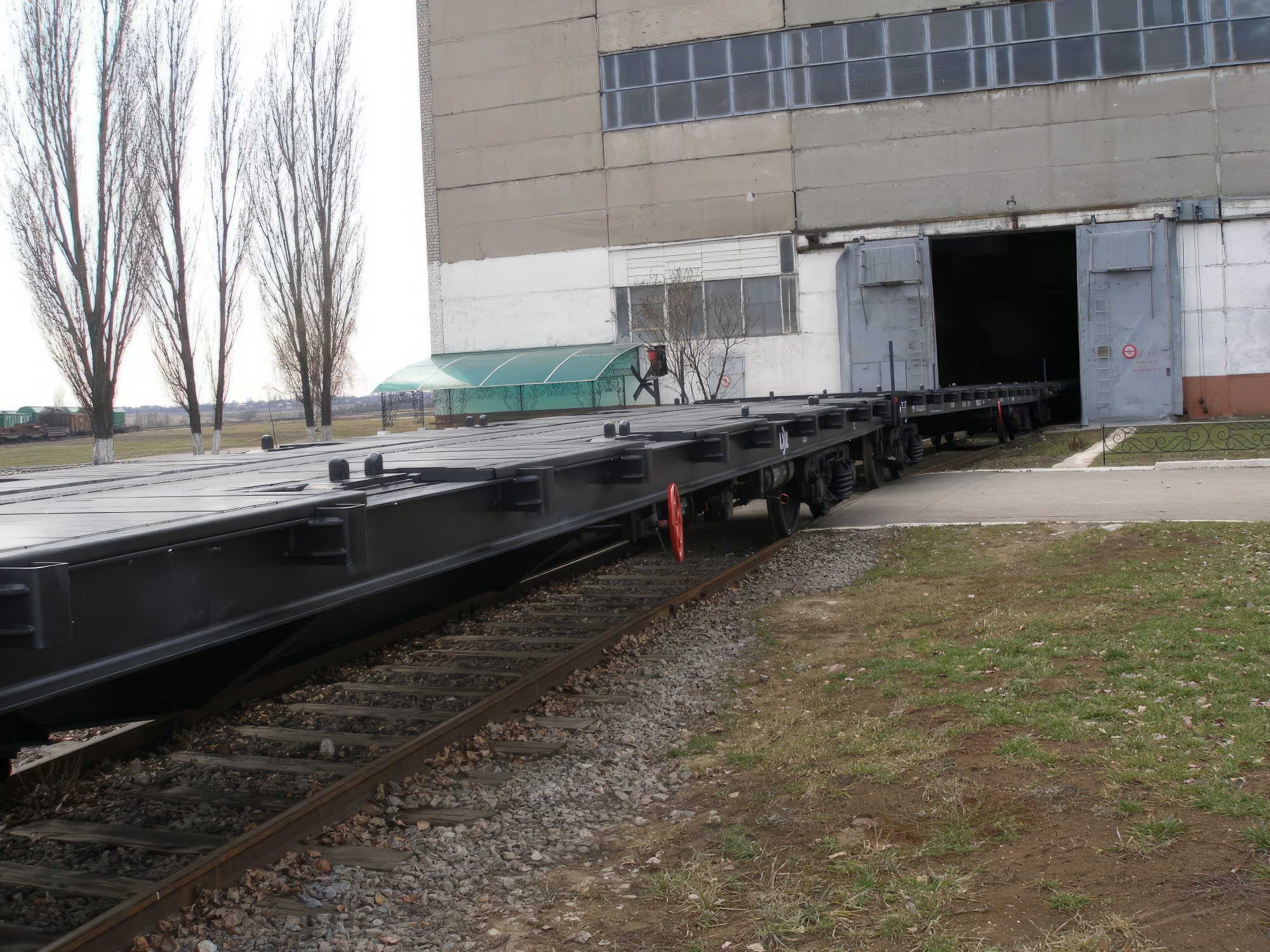 Платформа для перевозки крупнотоннажных контейнеров