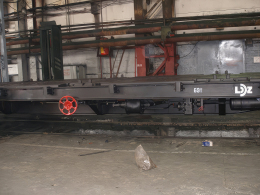 Платформа для перевозки крупнотоннажных контейнеров